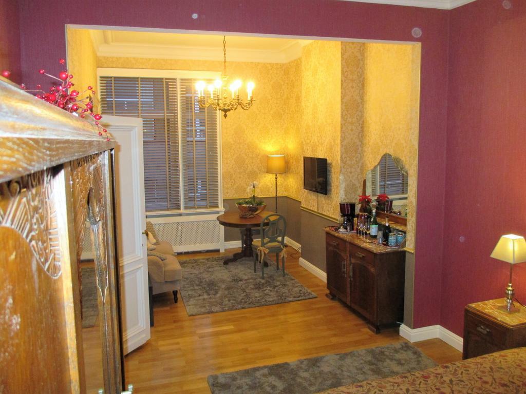 Apartments Suites In アントウェルペン エクステリア 写真
