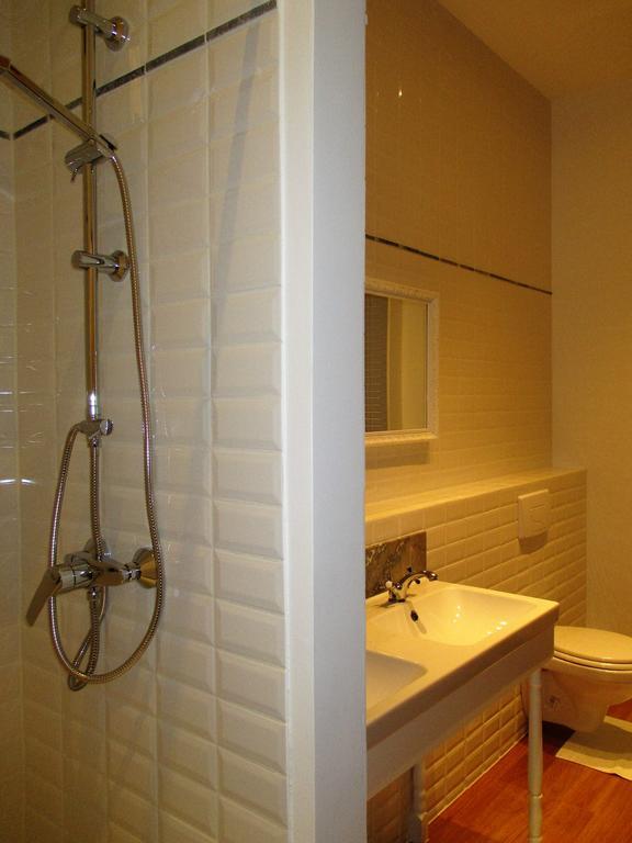 Apartments Suites In アントウェルペン エクステリア 写真